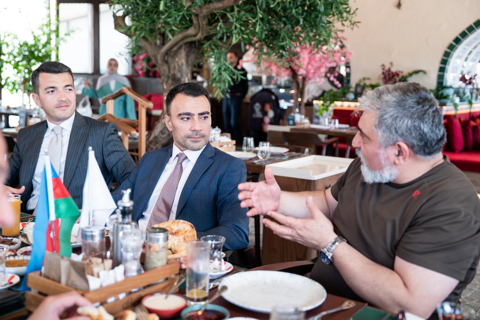 Bakı Fond Birjasının rəsmiləri mətbuat günü münasibətilə jurnalistlərlə görüşüb