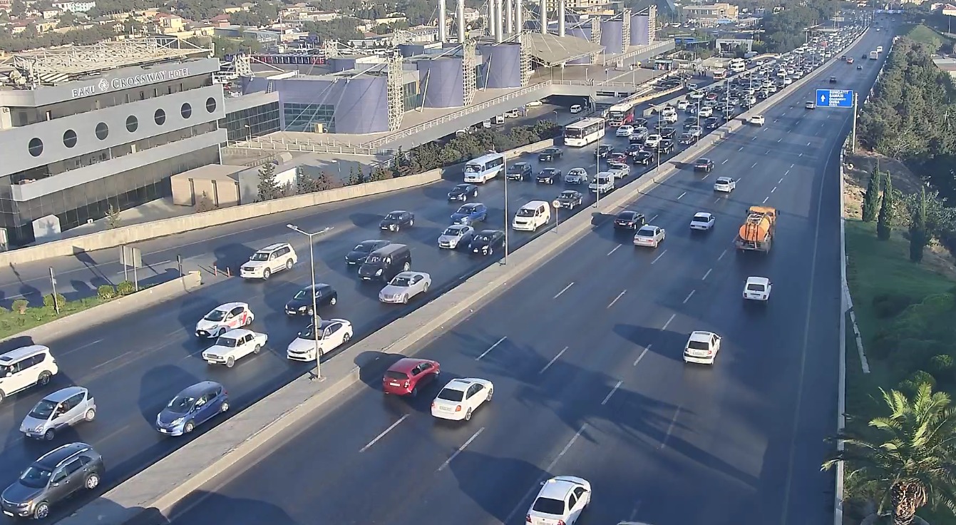 Bakıda tıxac olan yollar - SİYAHI