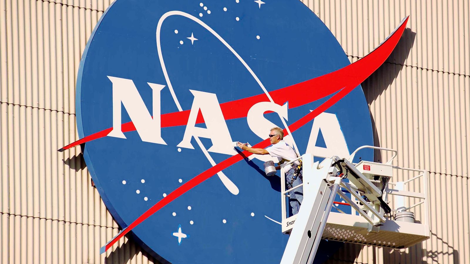 NASA ABŞ iqtisadiyyatına 75,6 milyard dollar qazandırıb