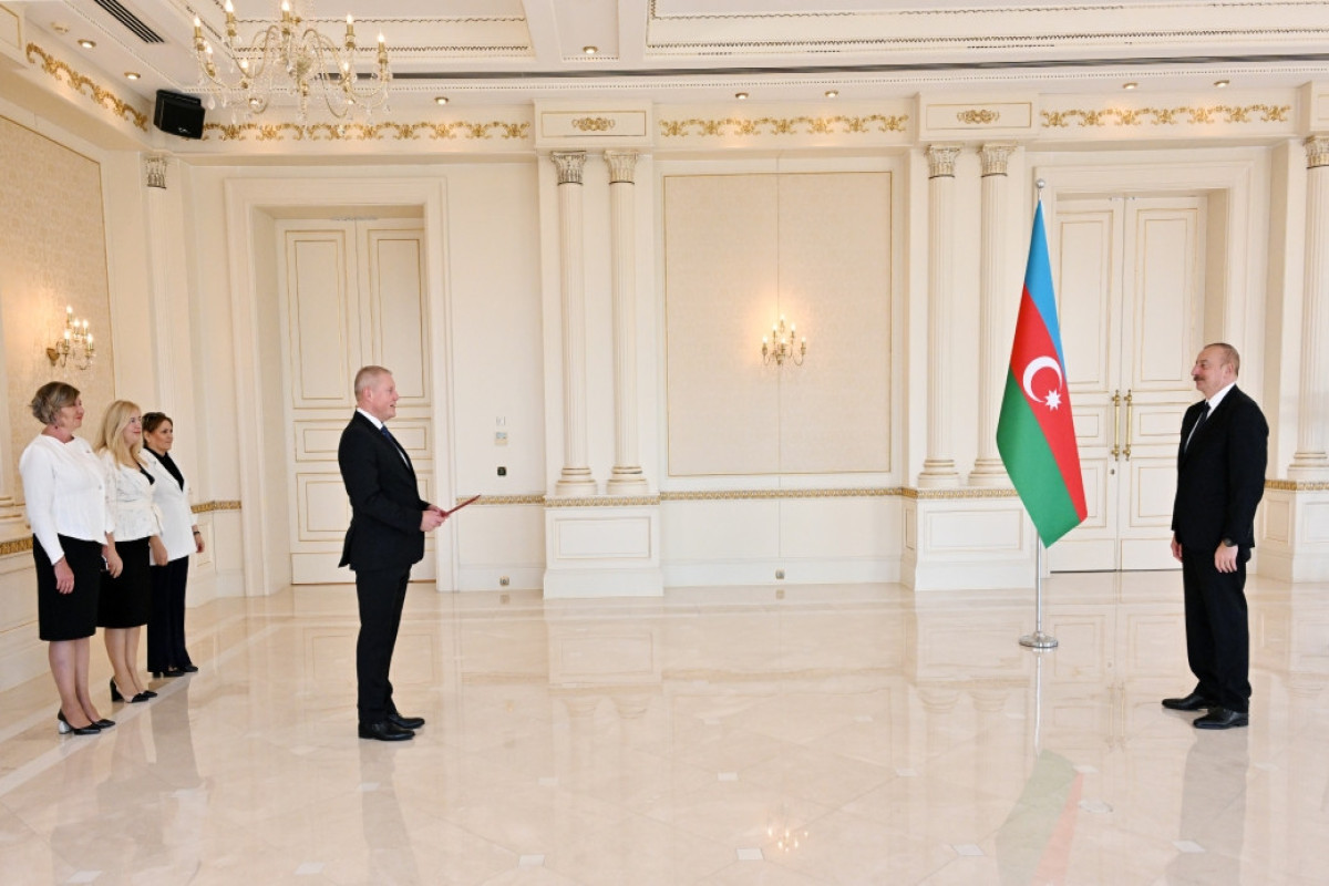 Prezident Latviyanın yeni səfirini qəbul edib - YENİLƏNİB
