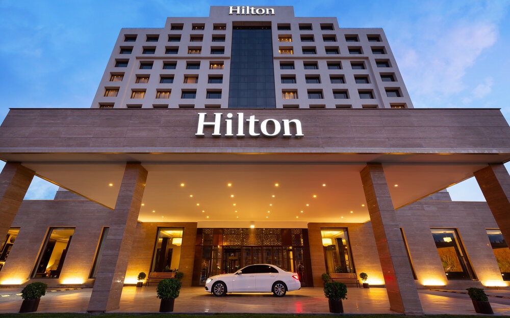 "Hilton" ikinci rübdə gəlirini 11% artırıb