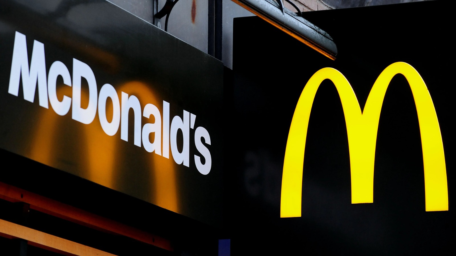 "McDonald's"ın satışı və qazancı artıb