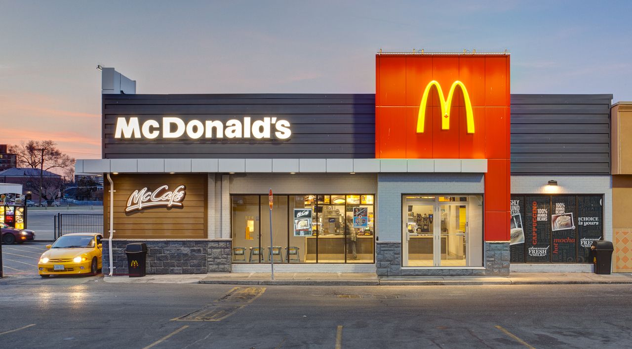 Dünyada "McDonald's" restoranlarının fəaliyyəti dayandı