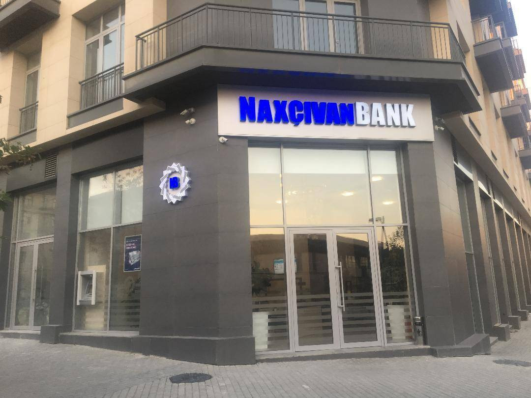 “Naxçıvanbank”dakı hesablardan vəsaitlərin çıxarılması ilə bağlı “Nağd pul ofisi” təşkil edilib