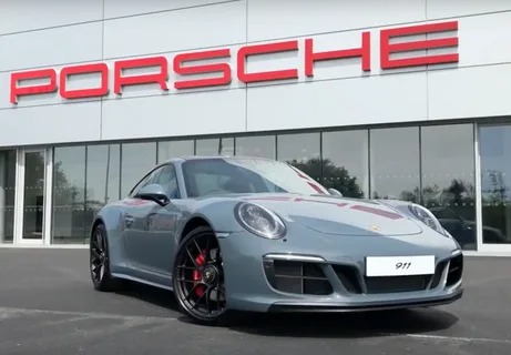"Porsche"nin mənfəəti və gəliri azaldı