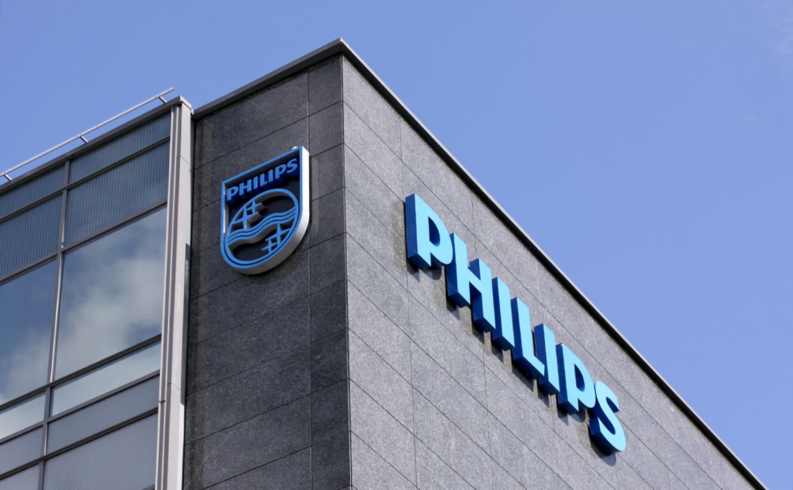 "Philips" xalis mənfəətini 6 dəfə artırdı