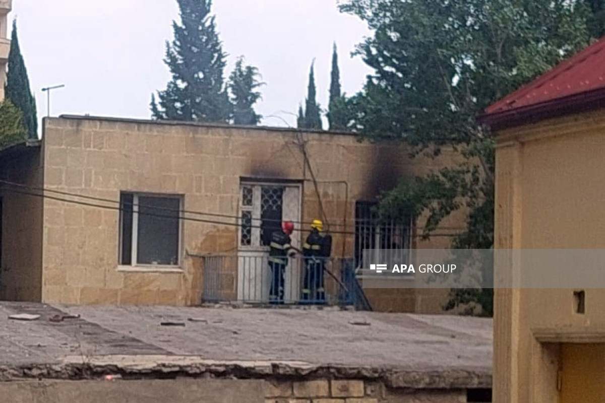 Bakıda xəstə baş həkimin otağına benzin tökərək yandırıb - YENİLƏNİB