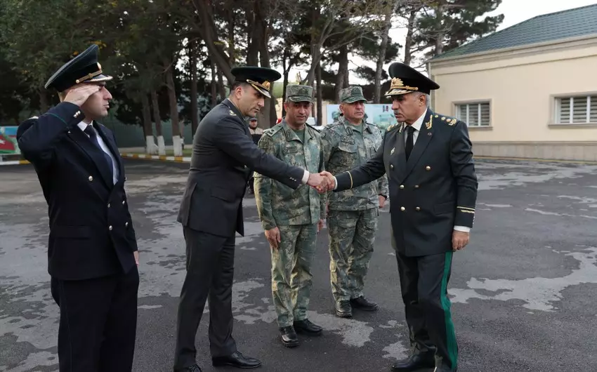 Hərbi prokuror hərbçilərlə görüşüb
