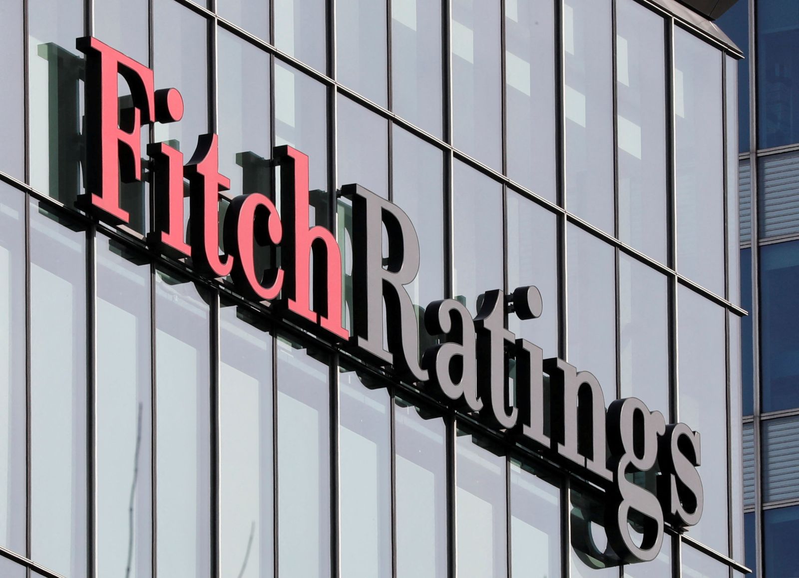 “Fitch Ratings” Azərbaycanın kredit reytinqini yüksəldib
