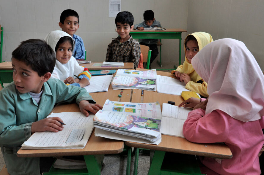 İranın bir sıra şəhərində təhsil onlayn keçiriləcək