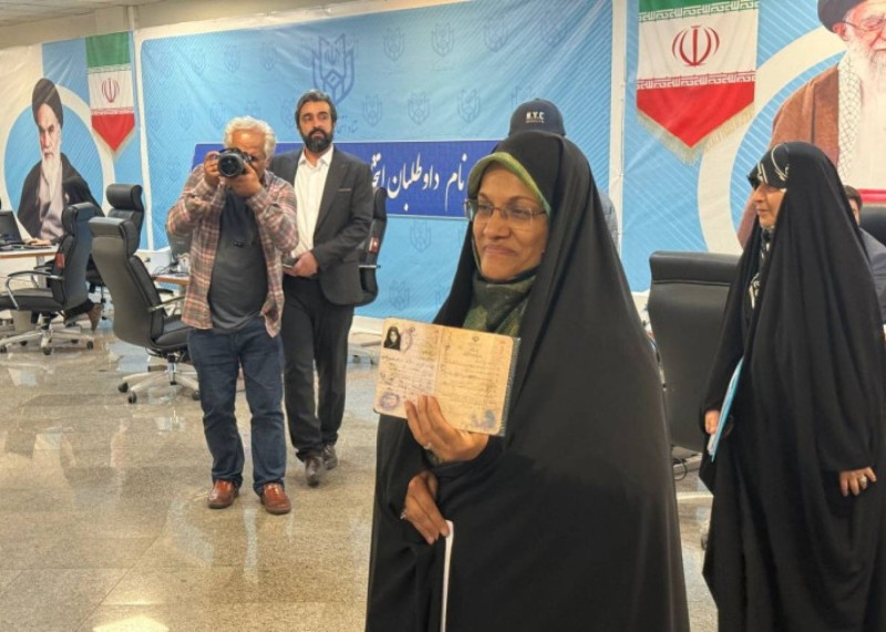 İranda ilk dəfə qadın prezidentliyə namizəd olub