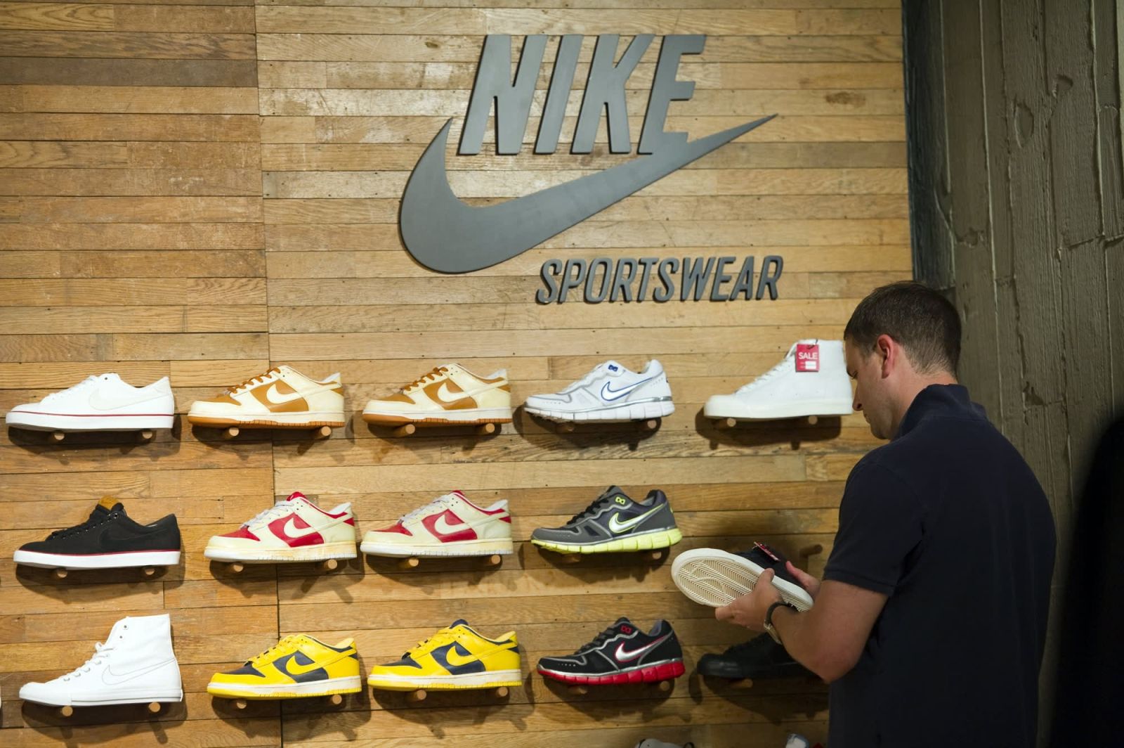 "Nike" mənfəətini 1,5 dəfə artırıb