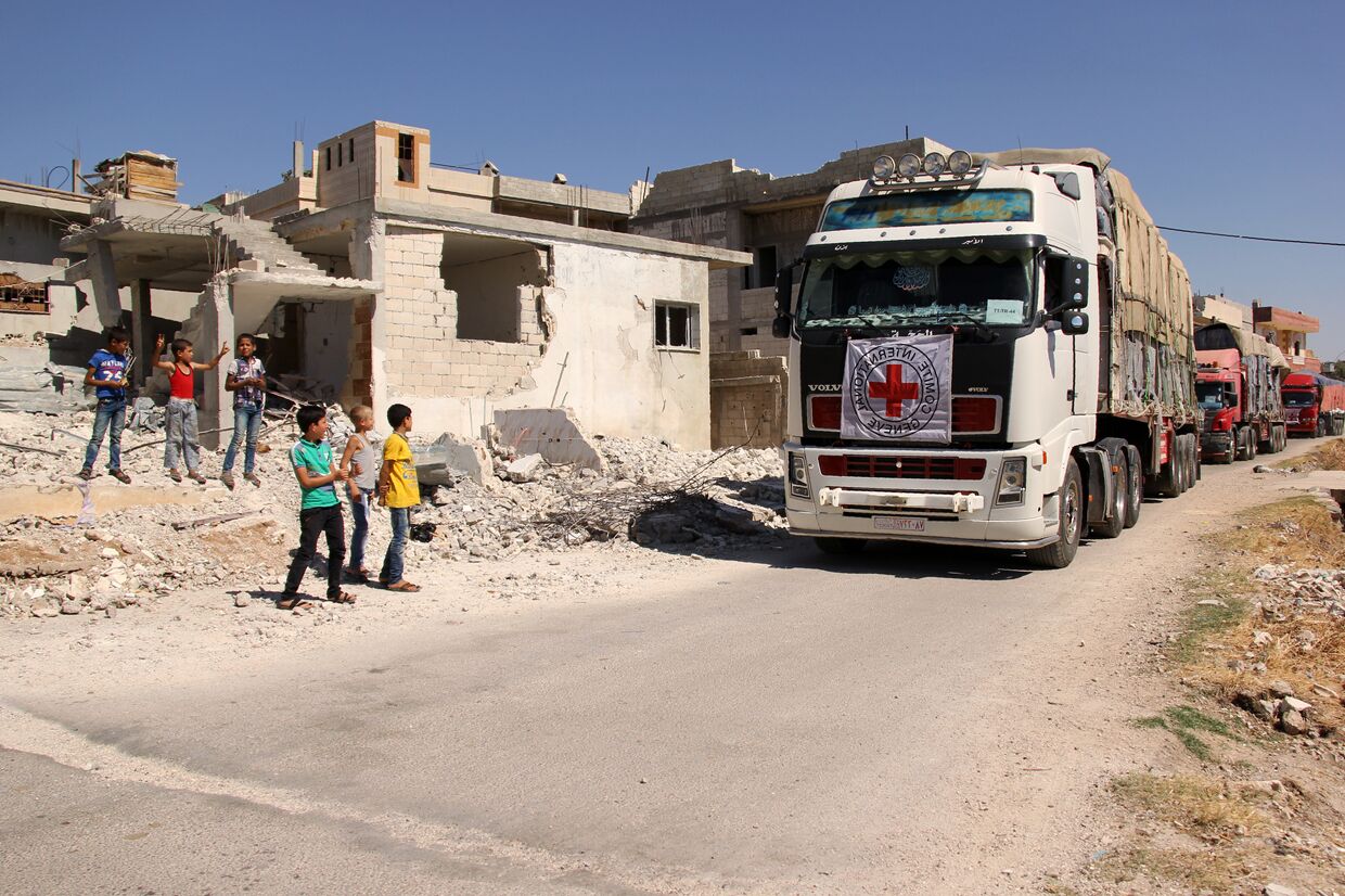Qəzzaya humanitar yardım daşıyan 220-dən çox yük maşını daxil olub