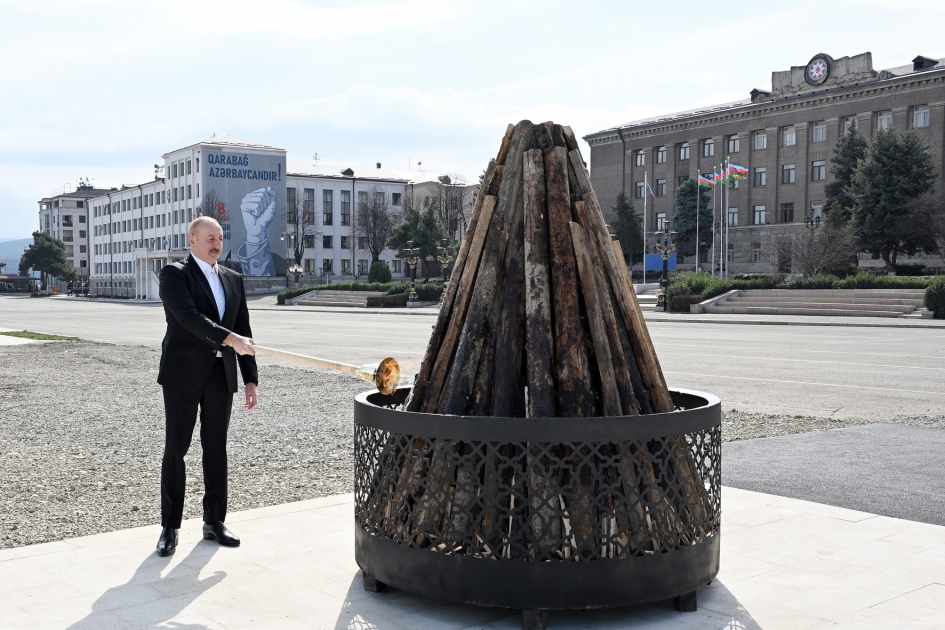 Prezident Xankəndi şəhərində Novruz tonqalını alovlandırıb
