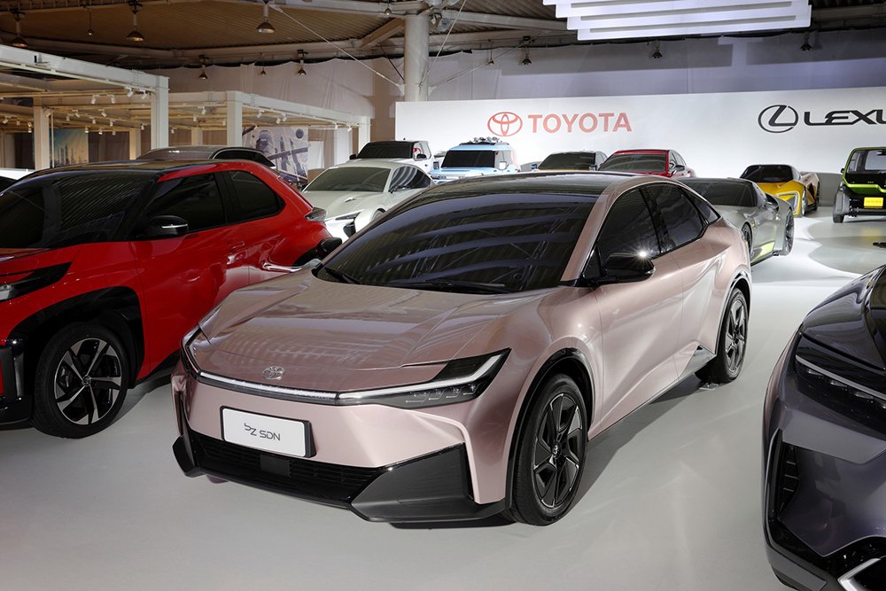 "Toyota" elektrik avtomobil istehsalını azaldacaq